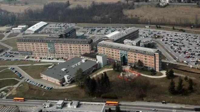 Una veduta aerea dell'area dell'ospedale San Martino Sotto il direttore sanitario dell'Usl 1 Lucio Di Silvio