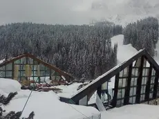 Il palasport di Sappada dopo l'ulteriore crollo di lunedi' sera