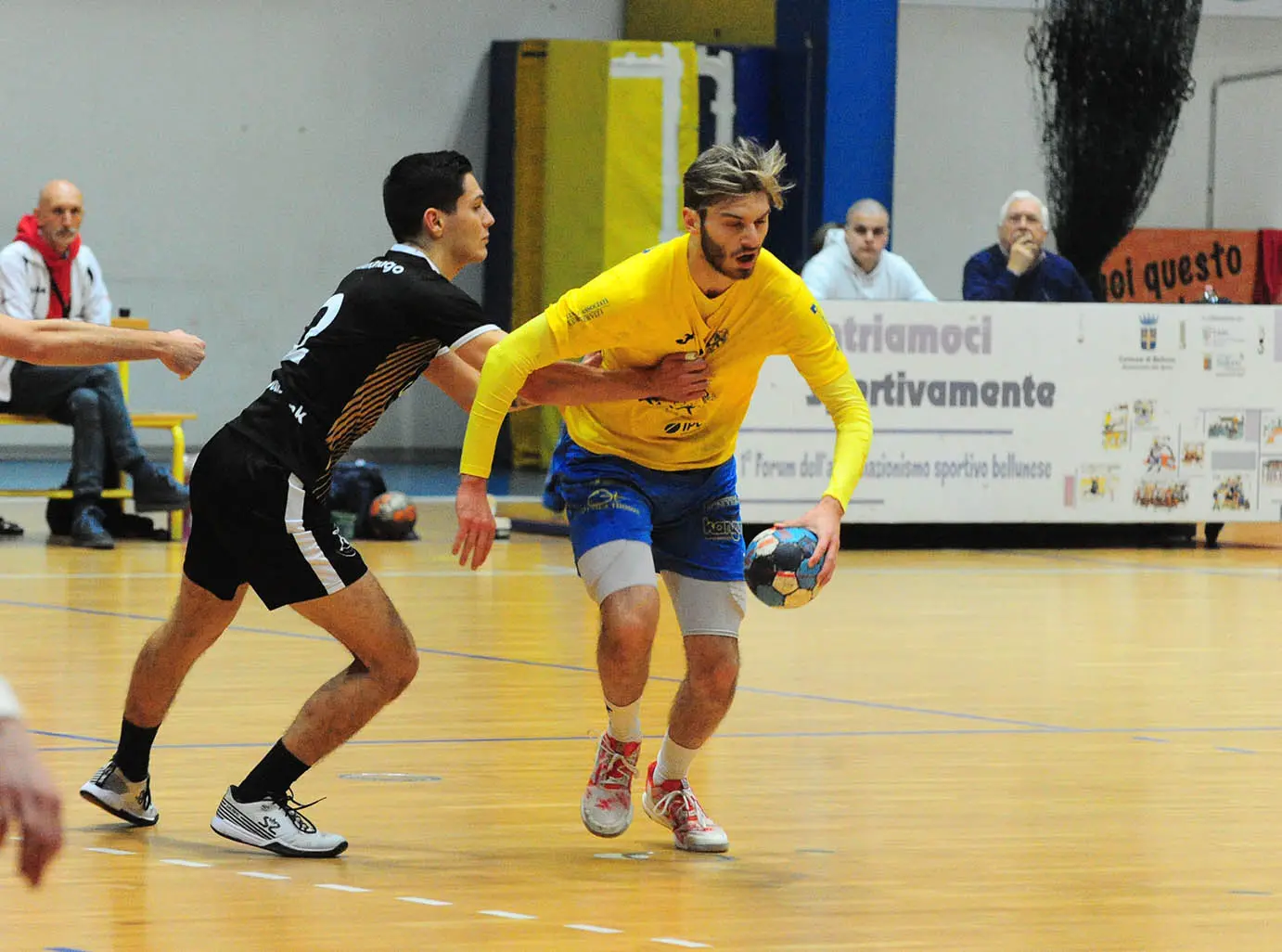 Importante successo della Pallamano Belluno, che batte l'Arcobaleno Oriago fanalino di coda e ridà un po' di ossigeno alla propria classifica in serie A2.