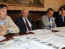 A destra due momenti della presentazione del progetto di recupero di Palazzo Bembo con Fabio Da Re, Paolo Conte Antonio Prade, Callisto Fedon e Maria Grazia Passuello