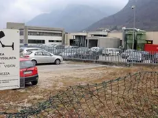 Furto di occhiali alla De Rigo di Longarone. I ladri sono entrati dal retro dell stabilimento scavalcando la rete e forzando la porta della caldaia