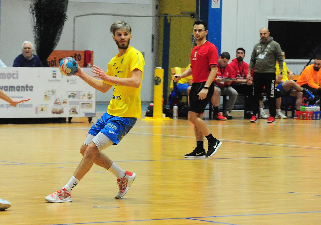 Importante successo della Pallamano Belluno, che batte l'Arcobaleno Oriago fanalino di coda e ridà un po' di ossigeno alla propria classifica in serie A2.