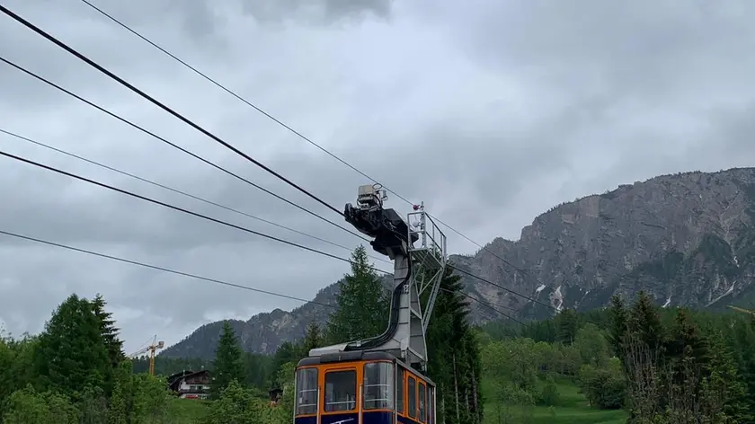 La funivia Faloria che parte dalla stazione dei bus di Cortina