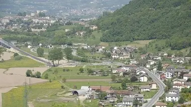 La rotatoria di Anzù: da qui i camion tornano verso il centro città