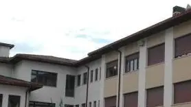 Belluno, 2004. La scuola media inferiore Ippolito Nievo. - La scuola Nievo