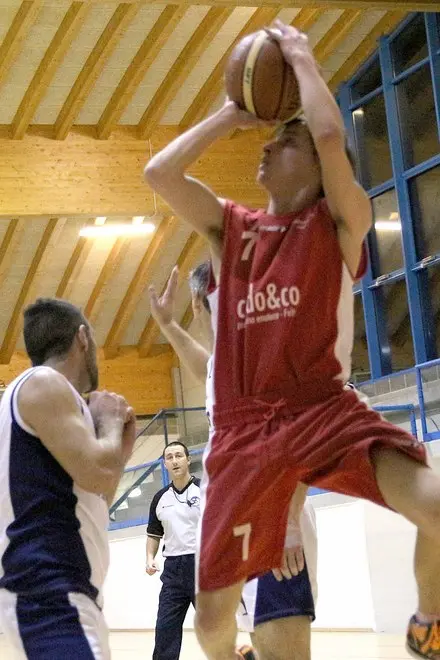Derby di Prima divisione di basket Fonzaso - Kindergarten