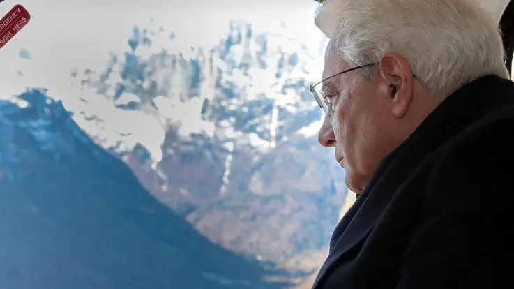 Il presidente della Repubblica Sergio Mattarella durante il sorvolo dei luoghi colpiti dal maltempo del 2018, Belluno, 12 marzo 2019. ANSA/FRANCESCO AMMENDOLA/UFFICIO STAMPA QUIRINALE ++ NO SALES, EDITORIAL USE ONLY ++