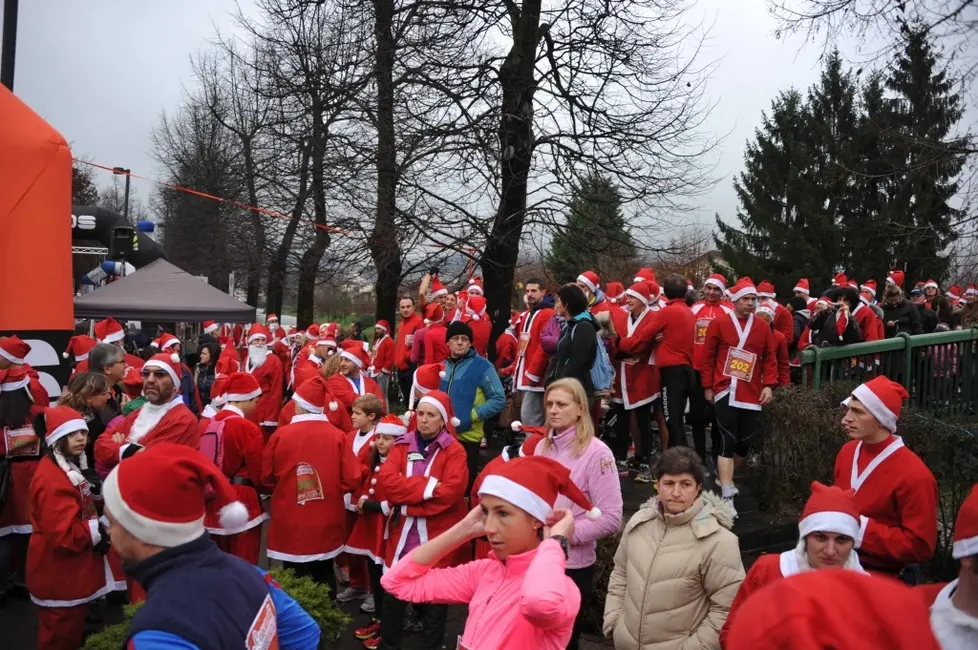 Corsa dei Babbo Natale a Pedavena