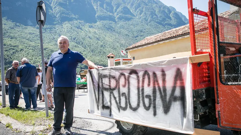 De Marchi Fadaldo manifestazione per la frana