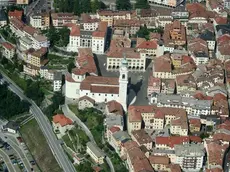 Belluno, 13 Settembre 2005, veduta dall'alto della cittÃ di Belluno, il centro storico ed il diuomo - Una veduta dall'alto del centro di Belluno