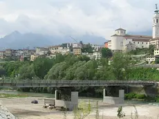 La costruzione del ponte bailey e' terminata