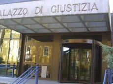 Una veduta del palazzo di giustizia di Belluno, dove ieri si e' tenuta l'udienza per la violenza alla disabile