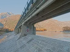 Il ponte di soverzene chiuso al traffico per danni strutturali dopo le forti piogge dei giorni precedenti