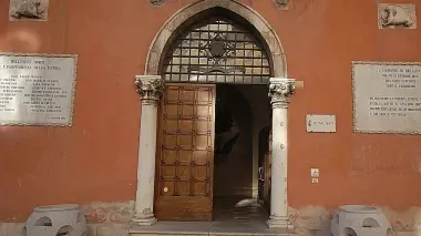 La sede del Comune, Palazzo Rosso