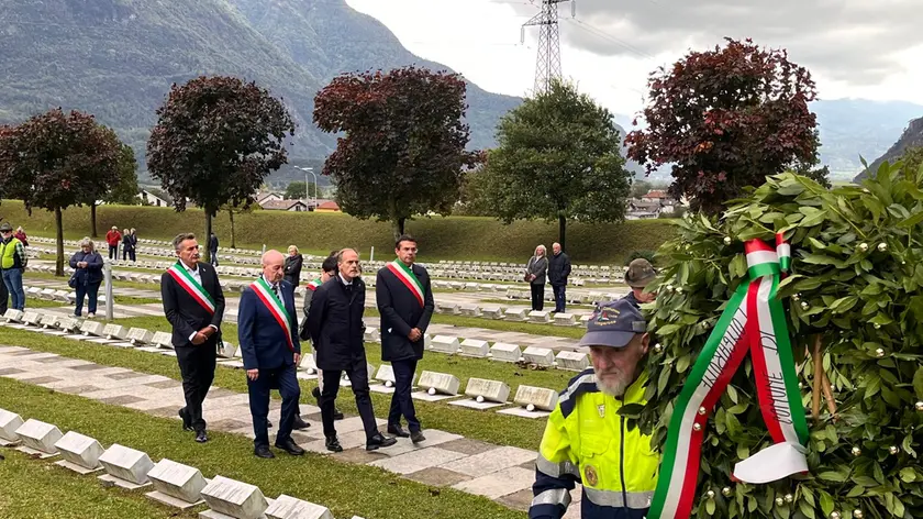La cerimonia per il 61esimo anniversario del disastro del Vajont al Cimitero di Fortogna