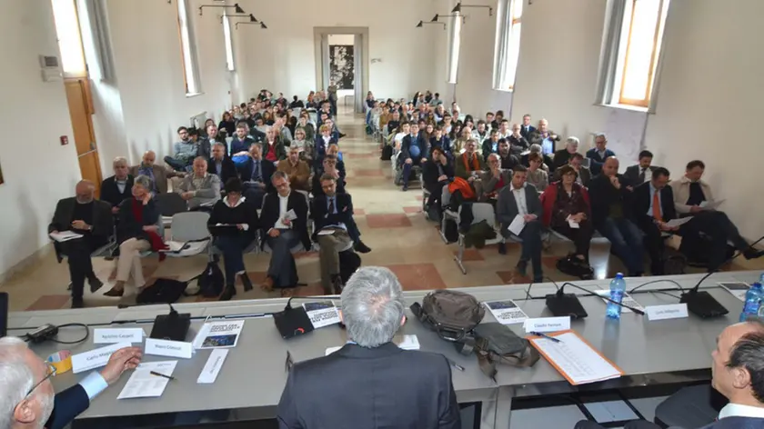 Interpress/ Gf:Tagliapietra. Venezia, 31.03.2016.- IUAV Tolentini. Convegno, Nuova ferrovia delle Dolomiti.Nella foto: Claudio Fermani,Alberto Ferlenga rettore IUAV,Agostino Cappelli IUAV Venezia.