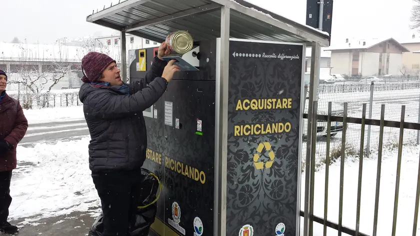 Un eco compattatore già attivo a Feltre