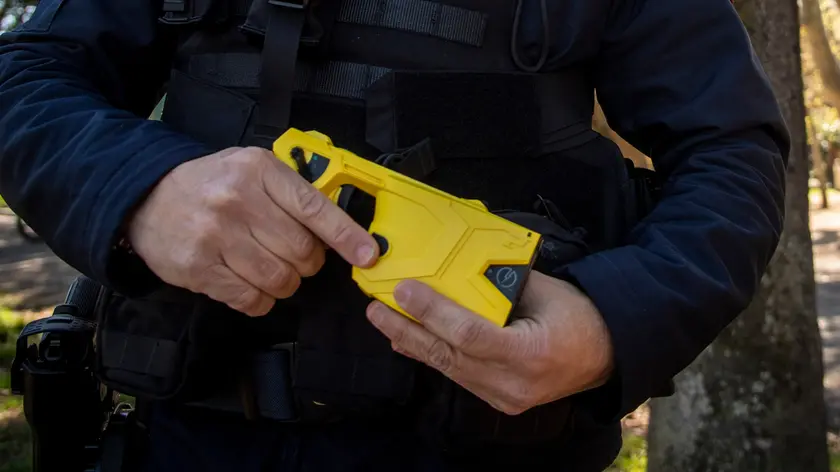 05/04/2022 Roma, la Polizia di Stato utilizza il taser, dopo la reintroduzione dello strumento nelle dotazioni alle forze dell’ordine.