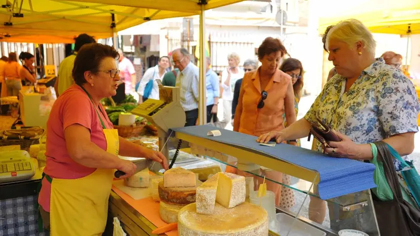 PERONA - BELLUNO -Inaugurazione mercato coldiretti - coldiretti- mercato- centro rossi-