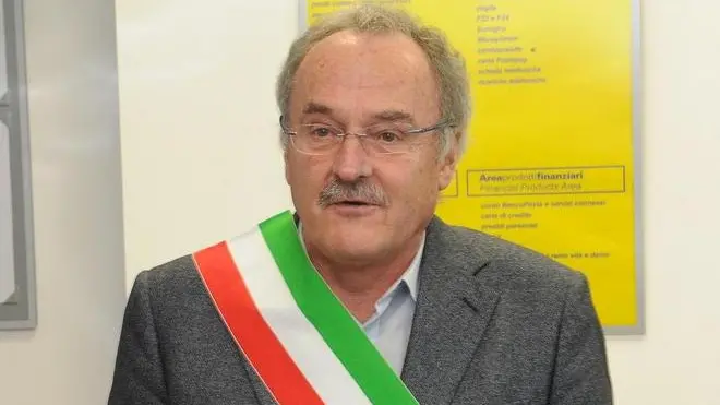 L'inaugurazione del nuovo ufficio postale di sospirolo. Il sindaco Renato Moro