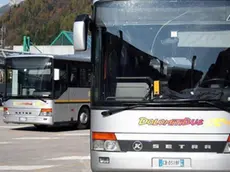 Agordo (BL), 26 Ottobre 2005, Stazione Dolomitibus - Agordo (BL), 26 October 2005, Dolomitibus station - Le tariffe pubblicate da Dolomiti bus sono in vigore dal 1º settembre