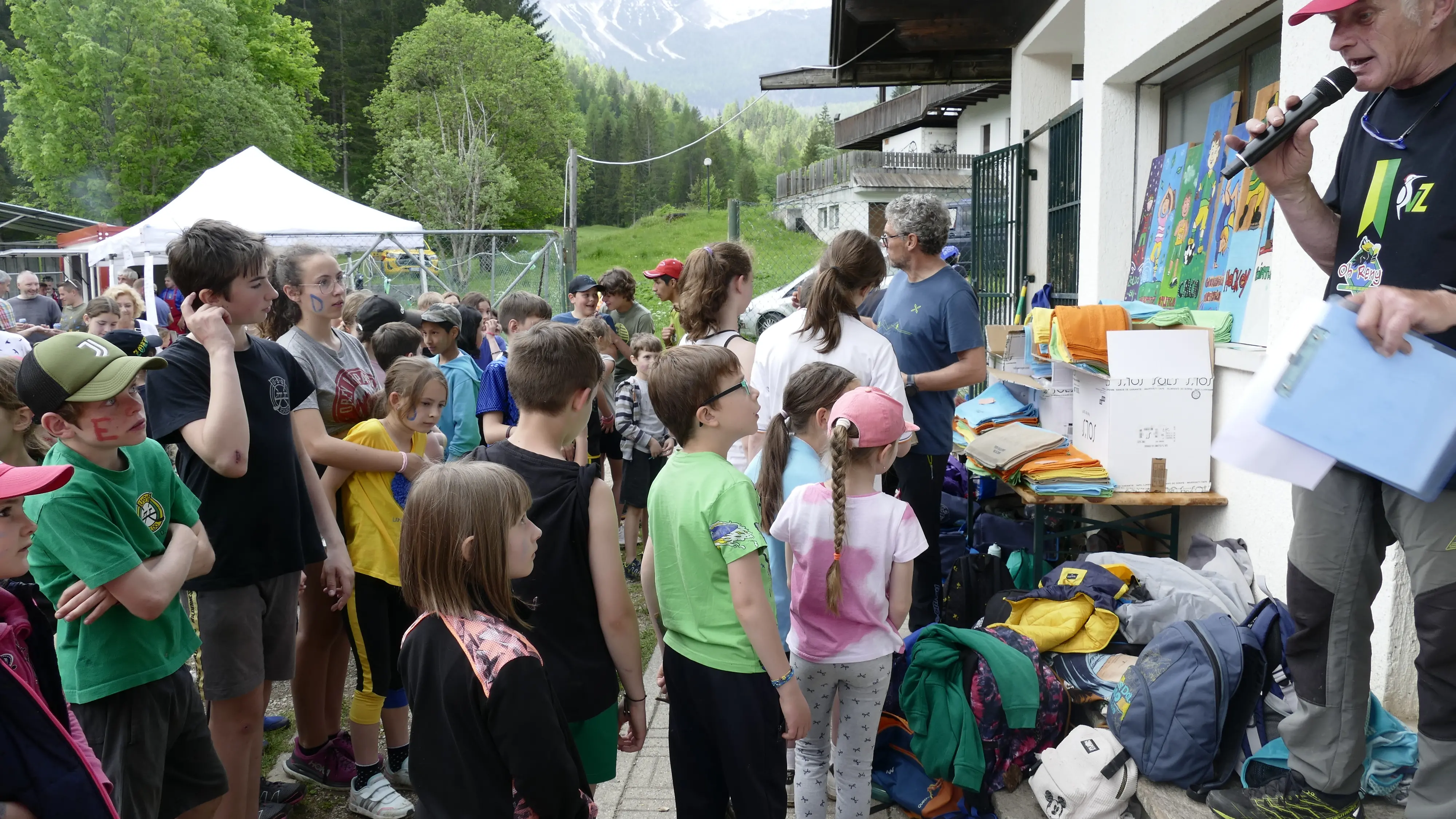 Un momento delle attività alla festa dello sport a Pralongo