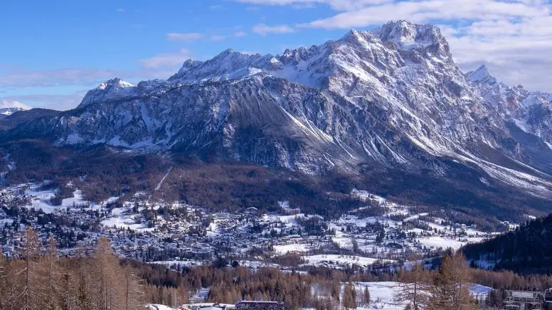 epa07297017 General view of the Tofana Ski Area during the women's Downhill race of the FIS Alpine Skiing World Cup in Cortina d'Ampezzo, Italy, 18 January 2019. EPA/JOHANN GRODER