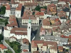 Belluno, 13 Settembre 2005, veduta dall'alto della cittÃ di Belluno, il centro storico ed il diuomo - Una veduta dall'alto del centro di Belluno