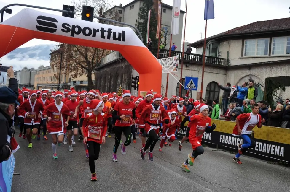 Corsa dei Babbo Natale a Pedavena