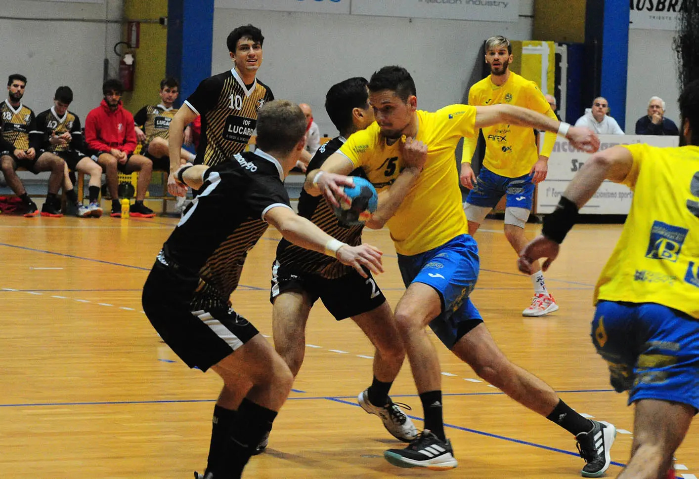 Importante successo della Pallamano Belluno, che batte l'Arcobaleno Oriago fanalino di coda e ridà un po' di ossigeno alla propria classifica in serie A2.