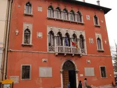 Palazzo Rosso Rimane incerta la situazione in maggioranza dopo il ritiro delle deleghe a Gidoni Malumore tra i dipendenti comunali per le indennita' negate