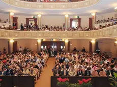 In teatro comunale premiazione del concorso per le scuole 'Lettura e pensiero' - Il Teatro Comunale di Belluno la cui gestione e' oggetto di un'aspra polemica