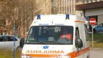 Belluno, 15 marzo 2007. Feltre, un'ambulanza esce dal pronto soccorso dell'ospedale.