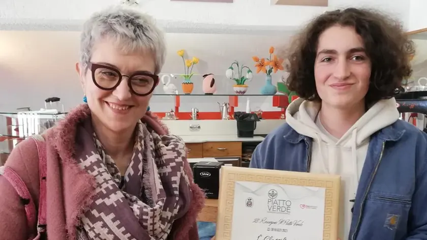 La preside Violetta Anesin con Mario Viel, vincitore di due premi di cucina