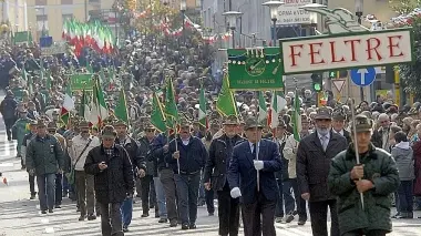 La sezione di Feltre durante una sfilata nazionale Nel 2012 la città ospiterà il raduno triveneto dell’Ana