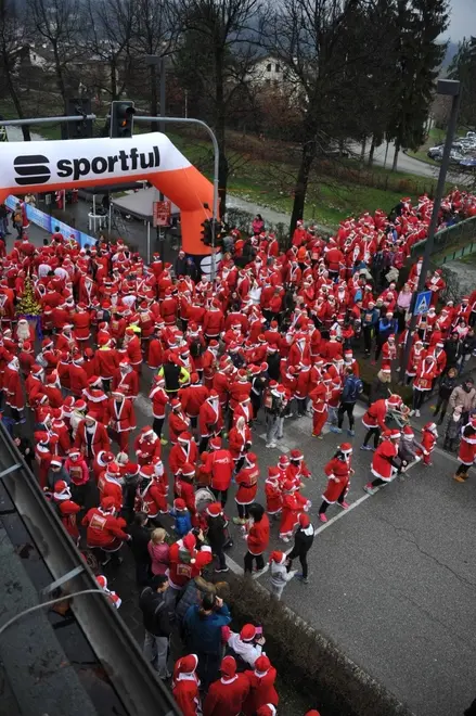 Corsa dei Babbo Natale a Pedavena