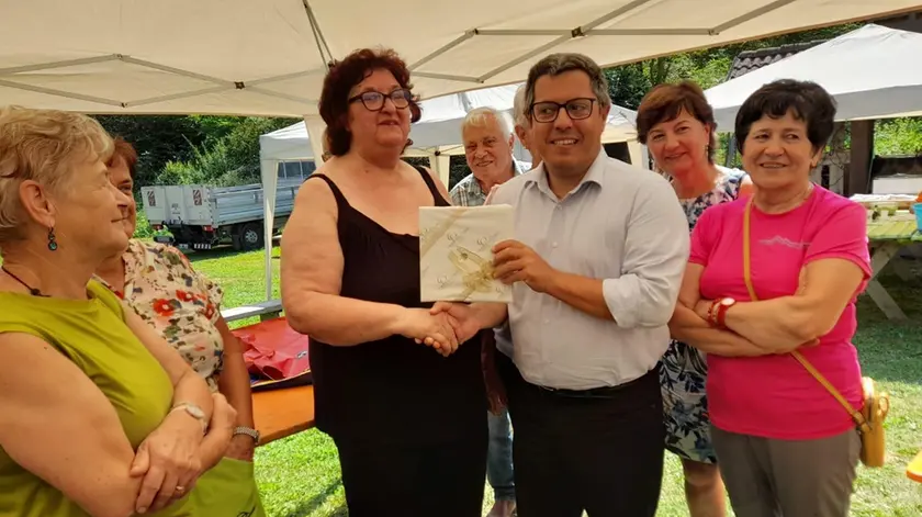Un momento della festa per i 15 anni del circolo Auser Il Sole di Mel